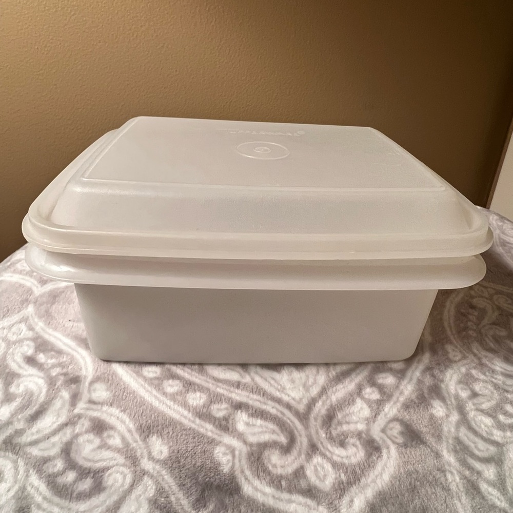 TUPPERWARE Vintage Ice Cream Keeper
